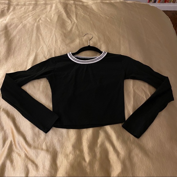 Tops - Crop long sleeve top